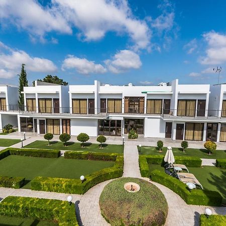 Cosmopolis Multi-Venue Aparthotel Larnaca Esterno foto