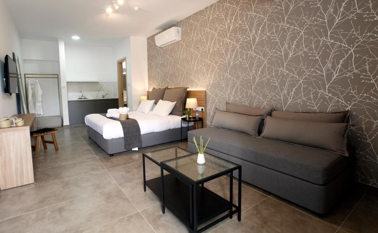Cosmopolis Multi-Venue Aparthotel Larnaca Esterno foto